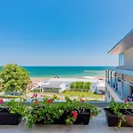 New Belvedere Hotel