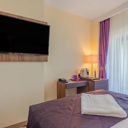 New Belvedere Szálloda 5*