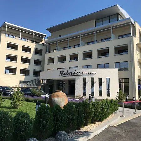 New Belvedere 5* מנגליה